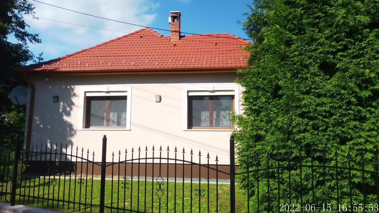 Вилла Almafas Vendeghaz Orseg Kerkakutas Экстерьер фото