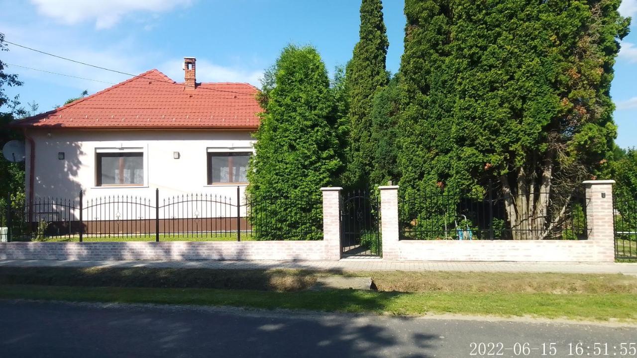 Вилла Almafas Vendeghaz Orseg Kerkakutas Экстерьер фото